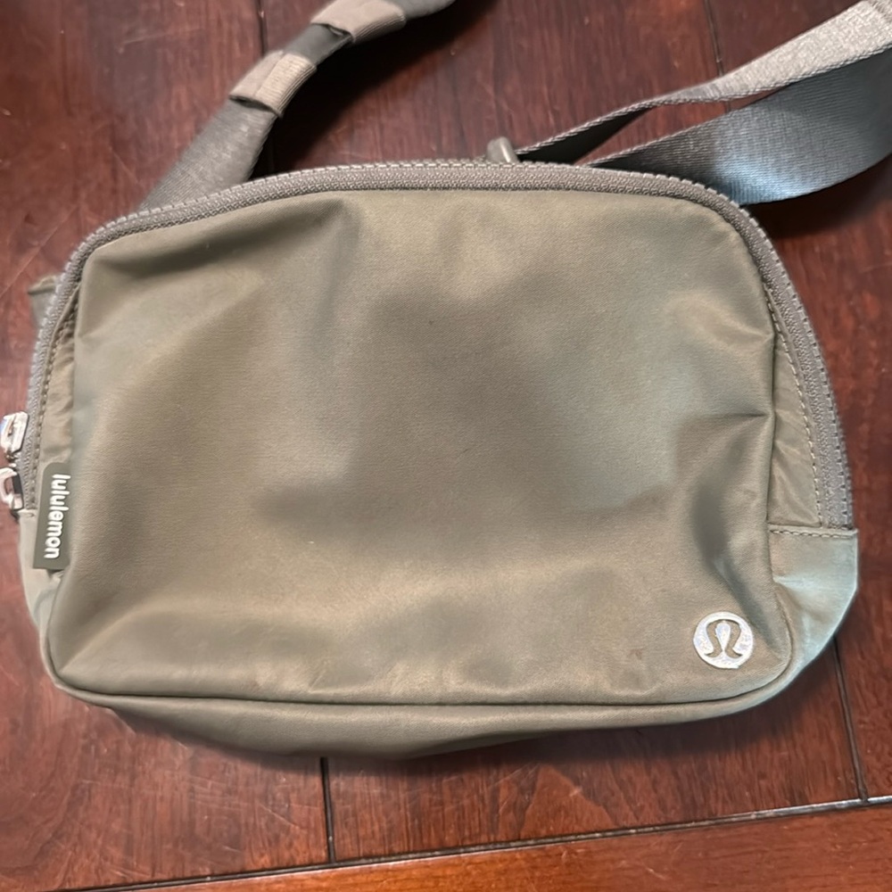 lululemon athletica Navy Green Belt Bag